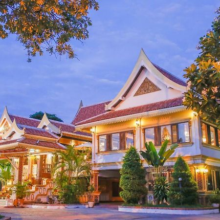 E-Outfitting Vang Thong Hotel Луанґпхабанґ Екстер'єр фото