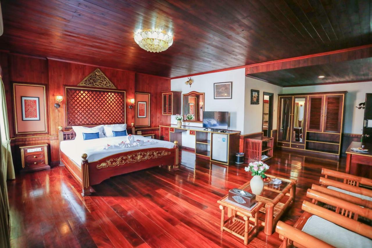 E-Outfitting Vang Thong Hotel Луанґпхабанґ Екстер'єр фото